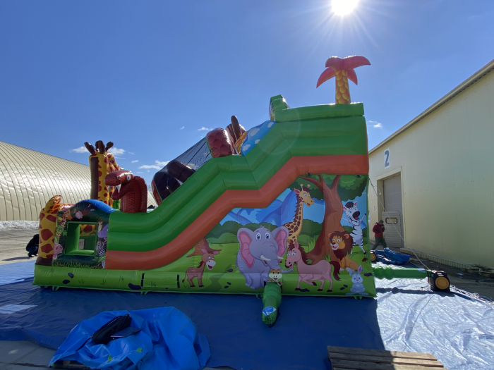 Надувная горка "Жираф и зебра" 8*7*6,3 м