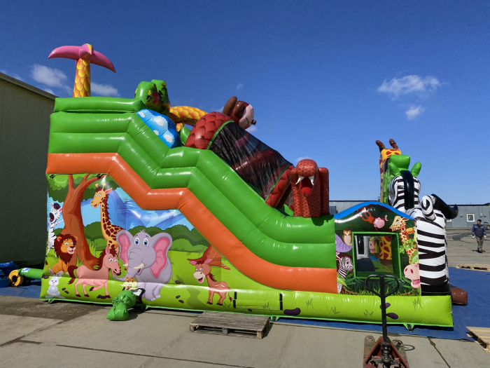Надувная горка "Жираф и зебра" 8*7*6,3 м