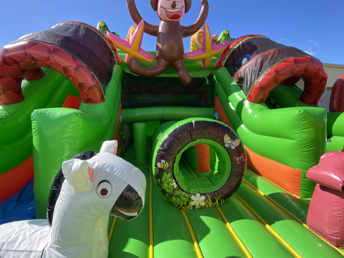 Надувная горка "Жираф и зебра" 8*7*6,3 м