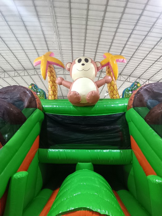 Надувная горка "Жираф и зебра" 8*7*6,3 м