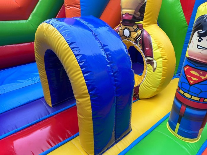 Надувная горка "Супергерои" 5*5*3,4 м 