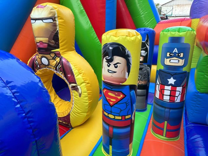 Надувная горка "Супергерои" 5*5*3,4 м 