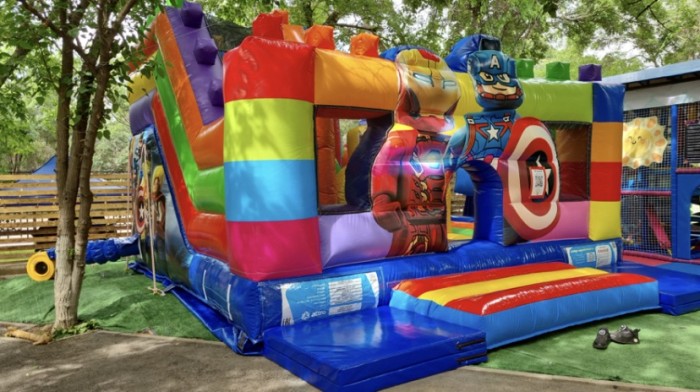 Надувная горка "Супергерои" 5*5*3,4 м 