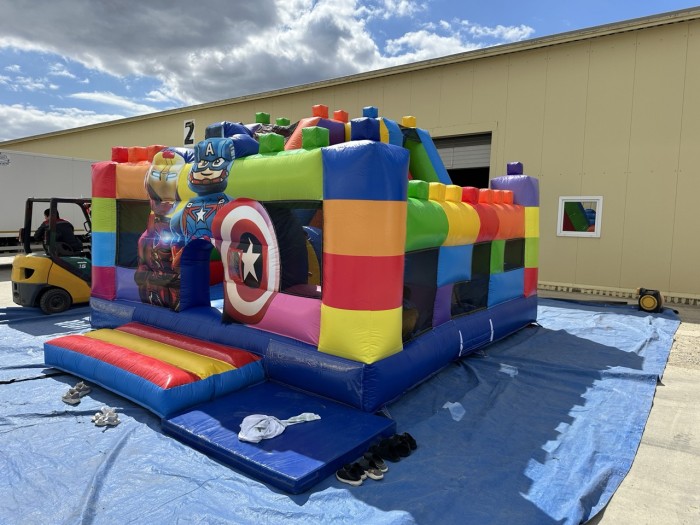 Надувная горка "Супергерои" 5*5*3,4 м 