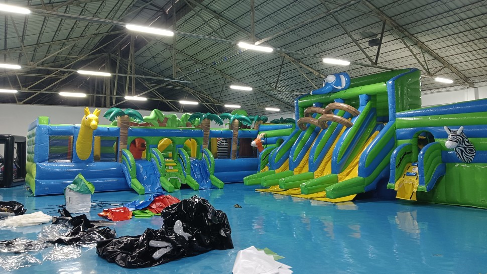 Надувной аквапарк 
