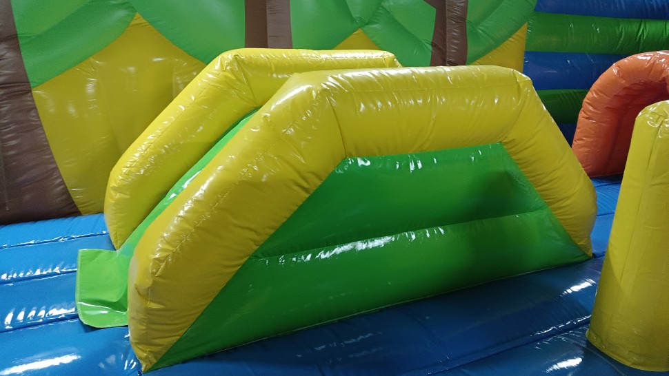 Надувной аквапарк 