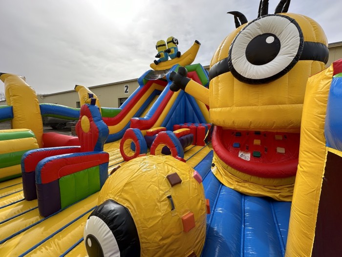 Надувной батут "Бананас" 12*10*8 м