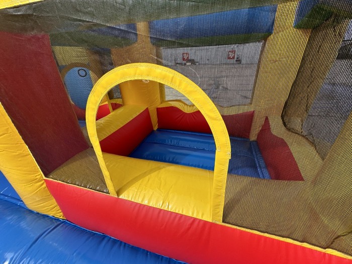 Надувной батут "Бананас" 12*10*8 м