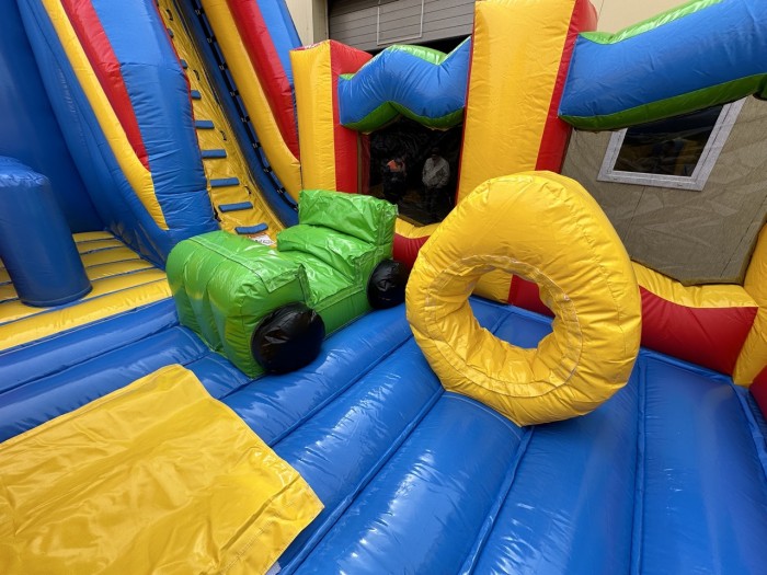 Надувной батут "Бананас" 12*10*8 м