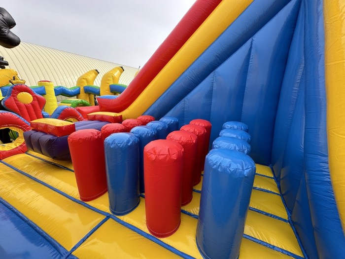 Надувной батут "Бананас" 12*10*8 м