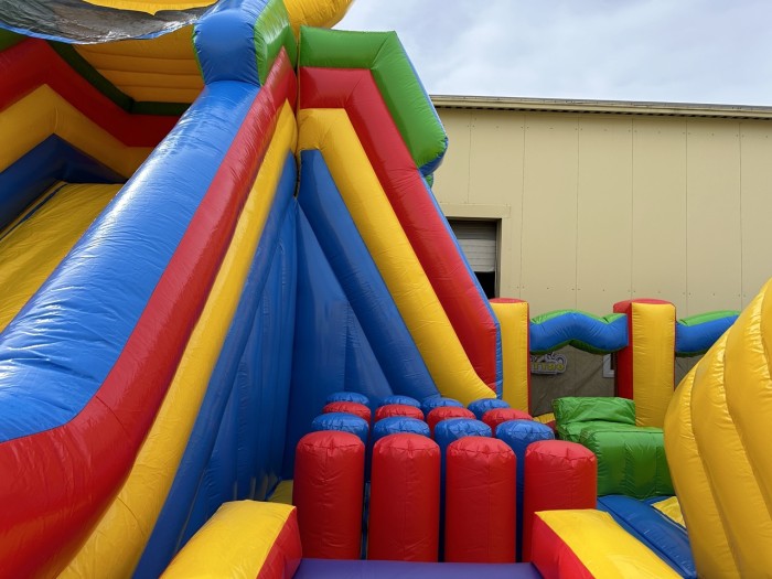 Надувной батут "Бананас" 12*10*8 м