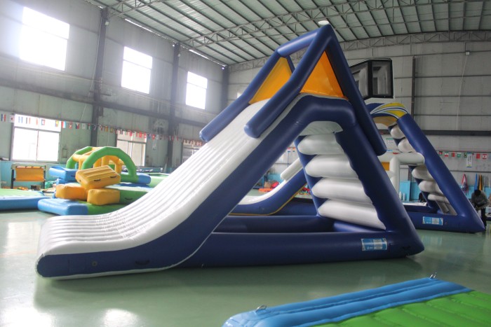 Надувная водная горка "Саммит Малая" 6,6*2,7*4 м 