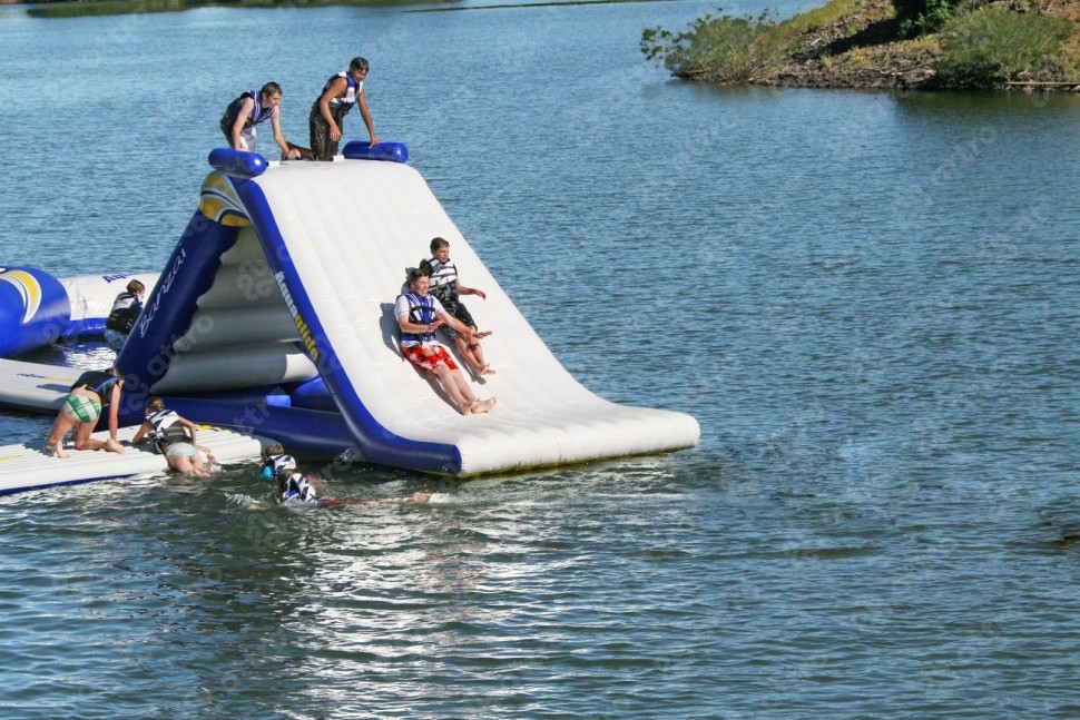 Надувная водная горка 