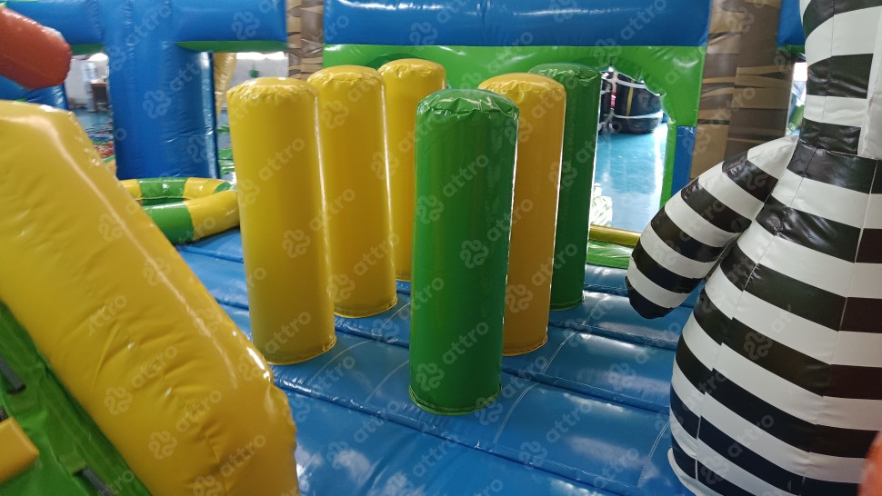 Игровые элементы надувного аквапарка 2