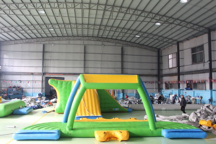 Надувной аквапарк "Спорт парк 65" 36*28*3 м