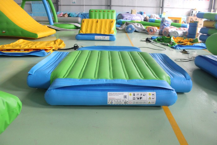 Надувной аквапарк "Спорт парк 65" 36*28*3 м