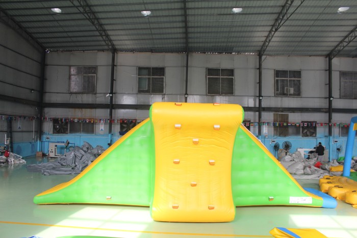 Надувной аквапарк "Спорт парк 65" 36*28*3 м