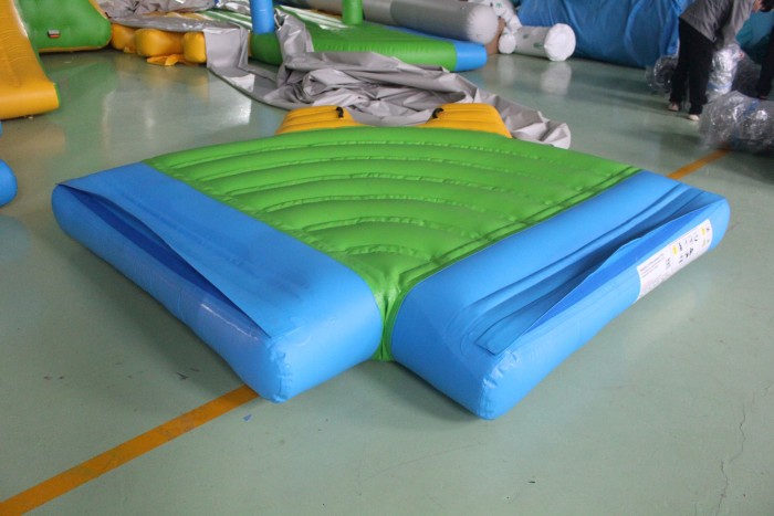 Надувной аквапарк "Спорт парк 65" 36*28*3 м