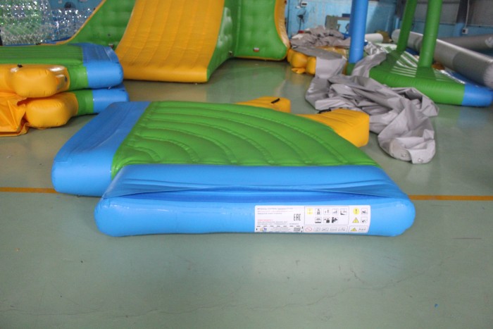 Надувной аквапарк "Спорт парк 65" 36*28*3 м