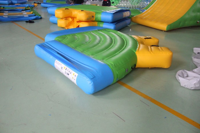 Надувной аквапарк "Спорт парк 65" 36*28*3 м