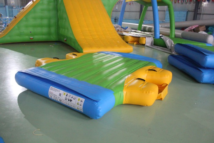 Надувной аквапарк "Спорт парк 65" 36*28*3 м