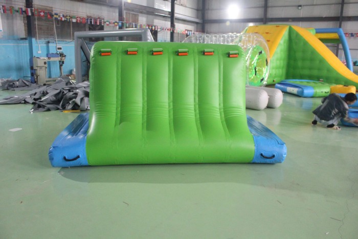 Надувной аквапарк "Спорт парк 65" 36*28*3 м