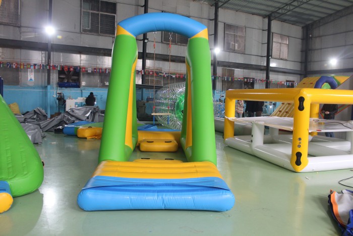 Надувной аквапарк "Спорт парк 65" 36*28*3 м