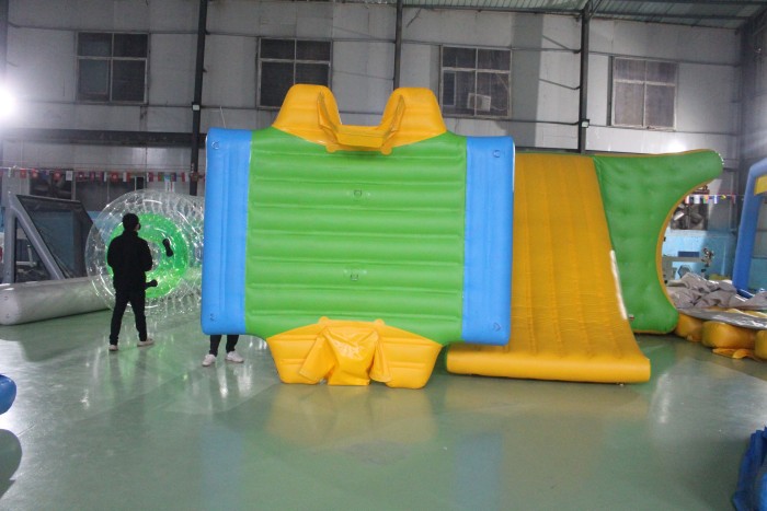 Надувной аквапарк "Спорт парк 65" 36*28*3 м