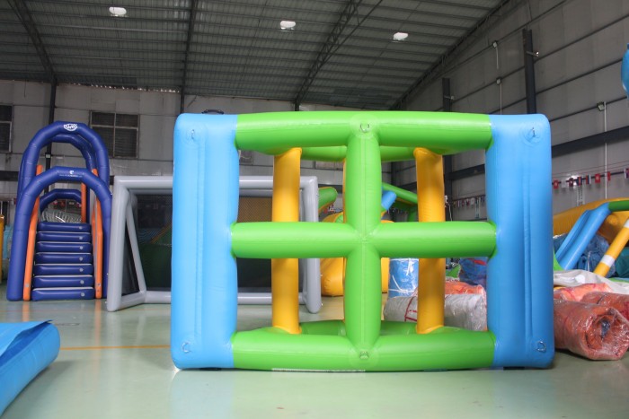 Надувной аквапарк "Спорт парк 65" 36*28*3 м