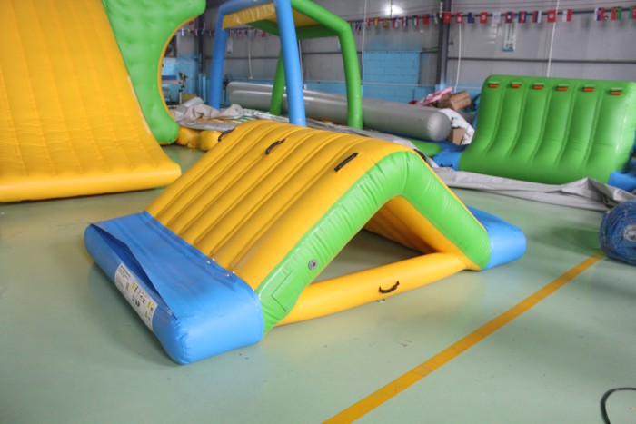 Надувной аквапарк "Спорт парк 65" 36*28*3 м