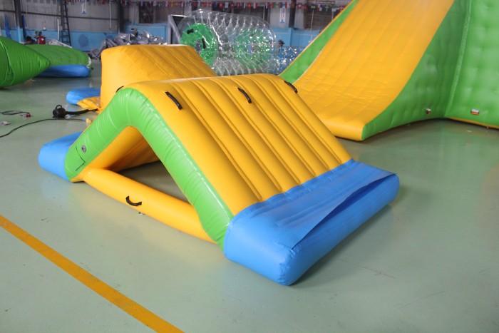 Надувной аквапарк "Спорт парк 65" 36*28*3 м