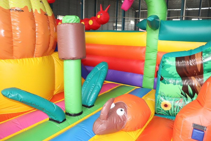 Надувной батут «Пчелка» 10*6*5 м