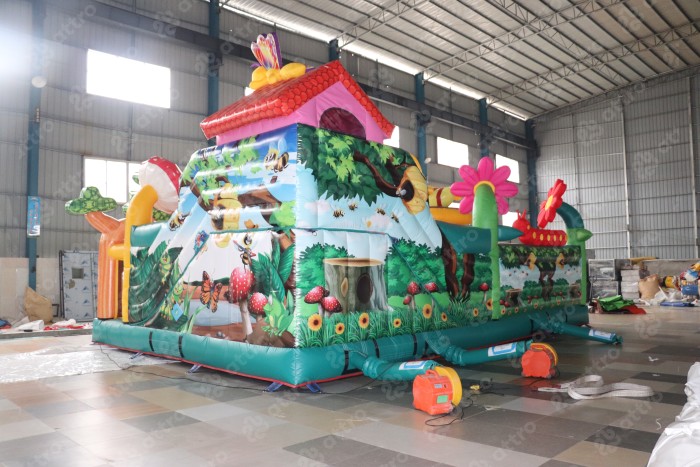 Надувной батут «Пчелка» 10*6*5 м