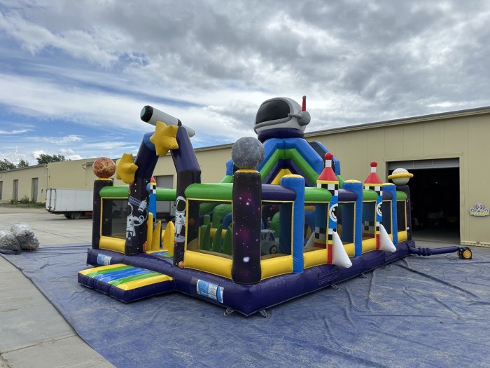 Надувной батут "Космос" 10*7*7 м