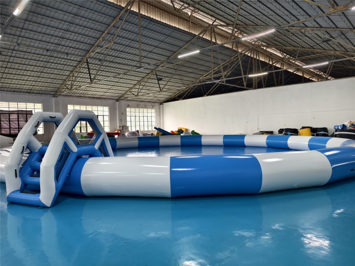 Надувной аквапарк "Северный полюс" 21*21*6 м