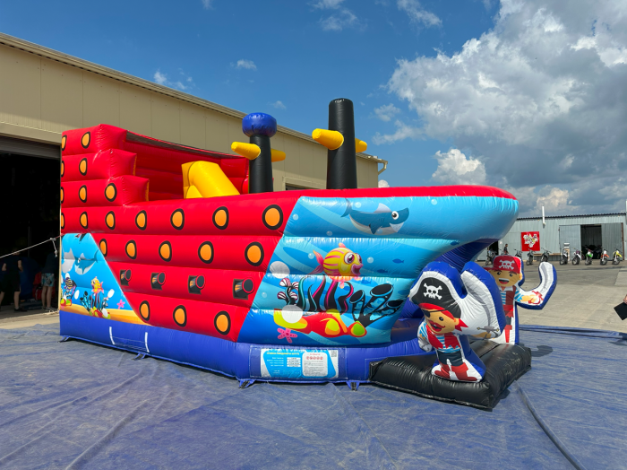 Надувная горка "Маленькие пираты" 7,6*4*4 м