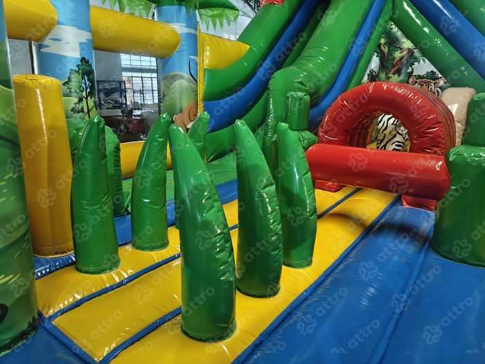 Надувной батут "Джуманджи" 10*7*7 м