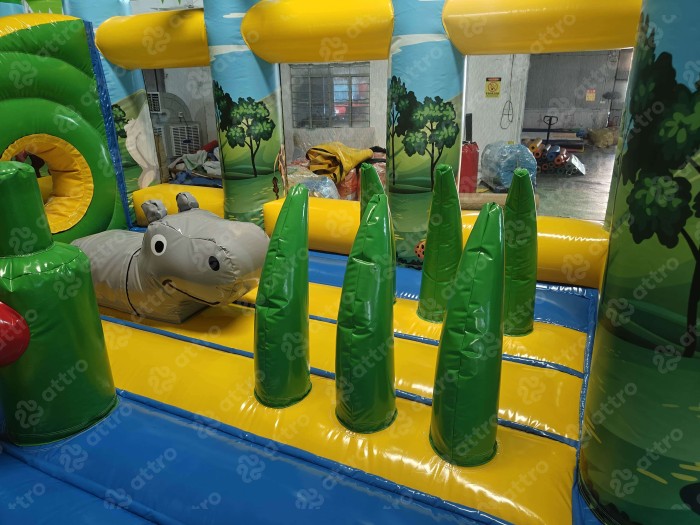 Надувной батут "Джуманджи" 10*7*7 м