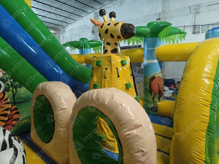 Надувной батут "Джуманджи" 10*7*7 м