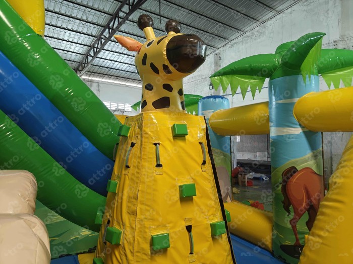 Надувной батут "Джуманджи" 10*7*7 м