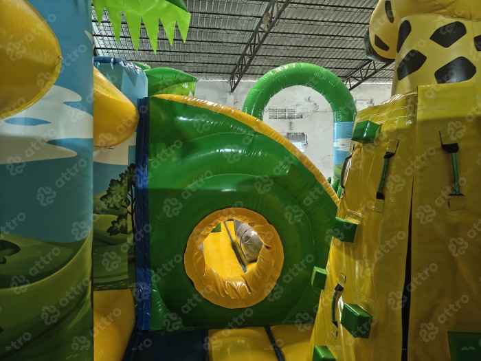 Надувной батут "Джуманджи" 10*7*7 м