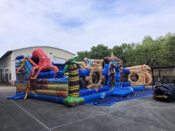 Надувная горка "Пираты" 12*9*4,2 м