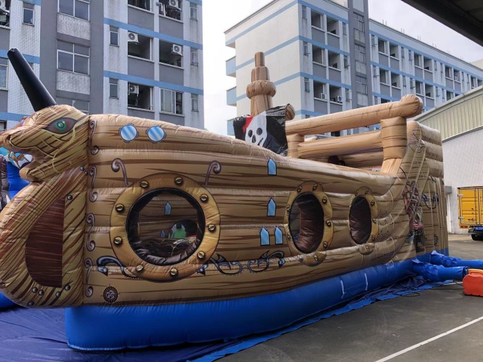 Надувная горка "Пираты" 12*9*4,2 м