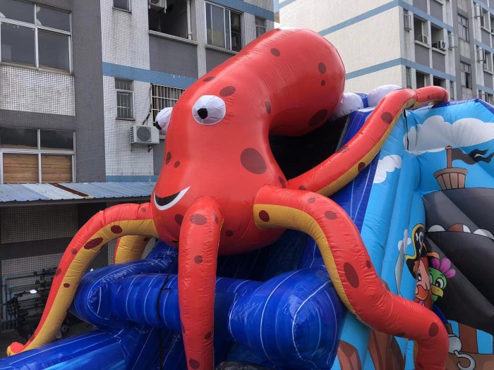 Надувная горка "Пираты" 12*9*4,2 м