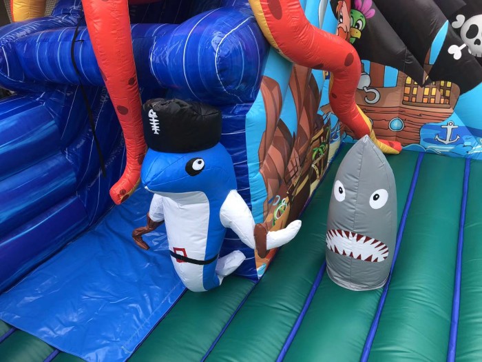 Надувная горка "Пираты" 12*9*4,2 м