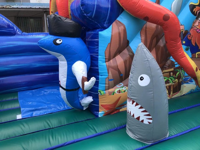 Надувная горка "Пираты" 12*9*4,2 м