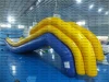 Надувная водная горка для яхты