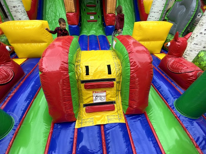 Надувной батут "Русские сказки" 10*6*5 м