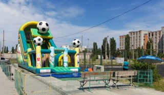 Надувная горка "Футбол" 12*4*7 м Б/У