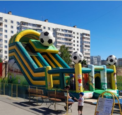 Надувная горка "Футбол" 12*4*7 м Б/У